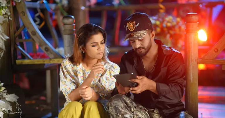 মুশফিক আর ফারহান ও সাদিয়া আয়মান